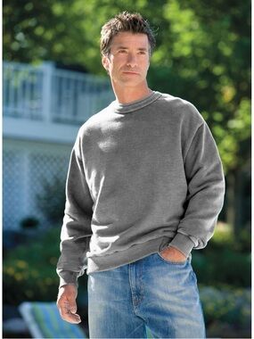 Non‑Fiction Sandwashed Sweatshirt in Grey. Size XL.